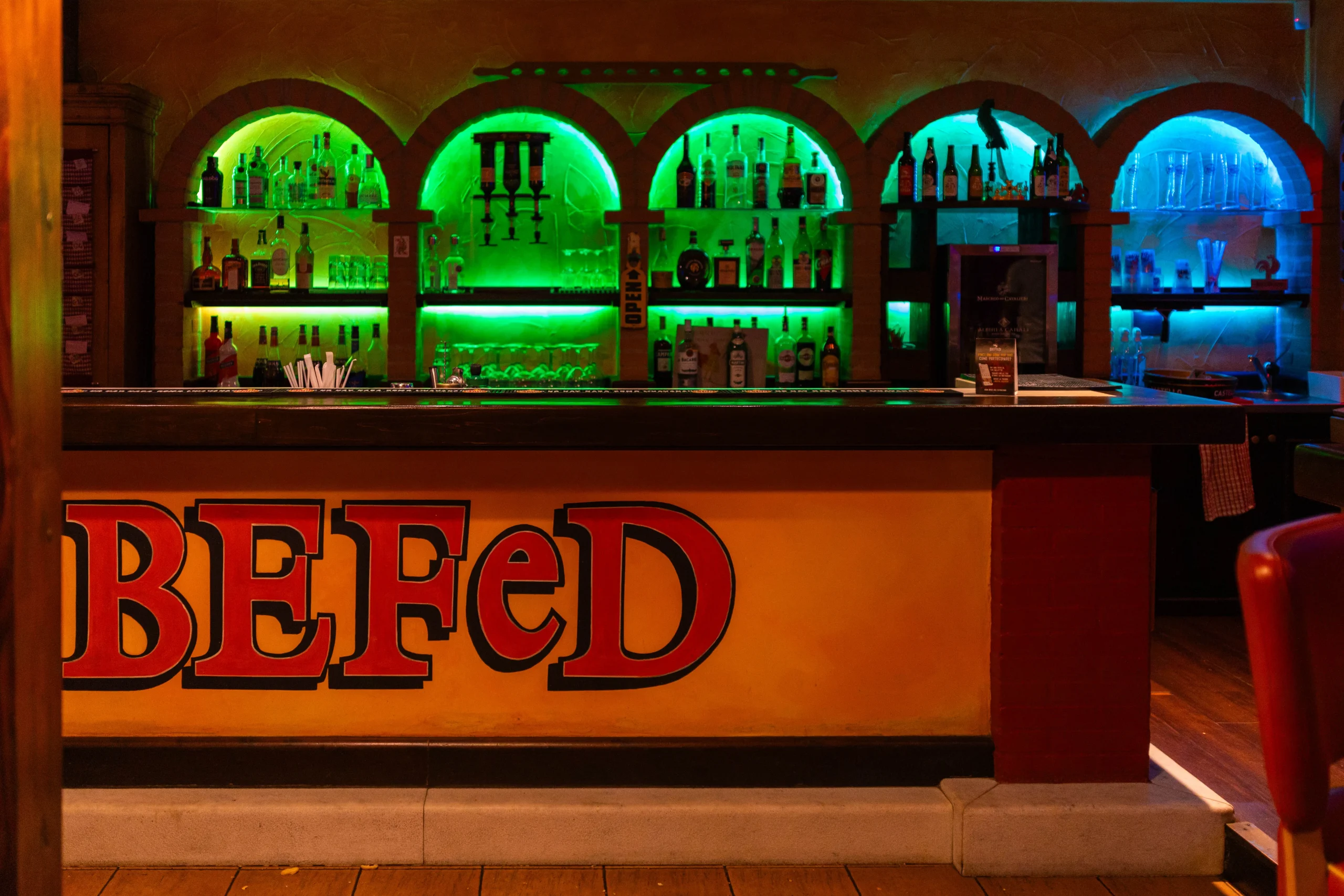 Esplorando il Pub: colori, musica e cibo delizioso