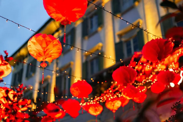 Dettaglio luci per all' Avani Hotel durante il capodanno cinese